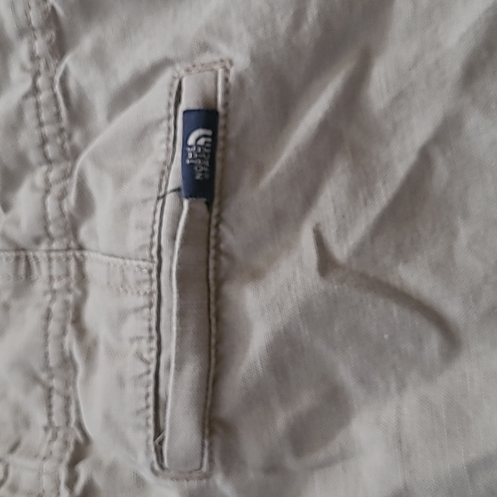 The North Face Women's Khaki Shorts, Size 8 - Picture 9 of 9